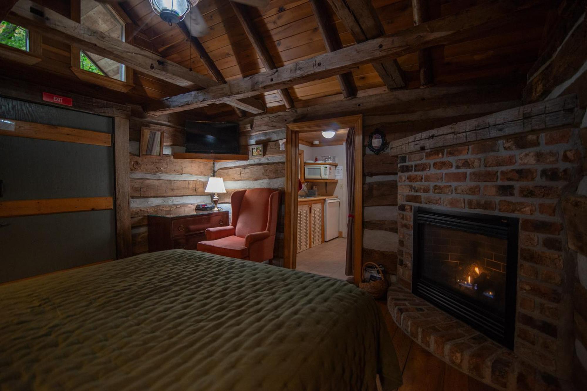 Moore House Inn & Cabins Marlinton Номер фото