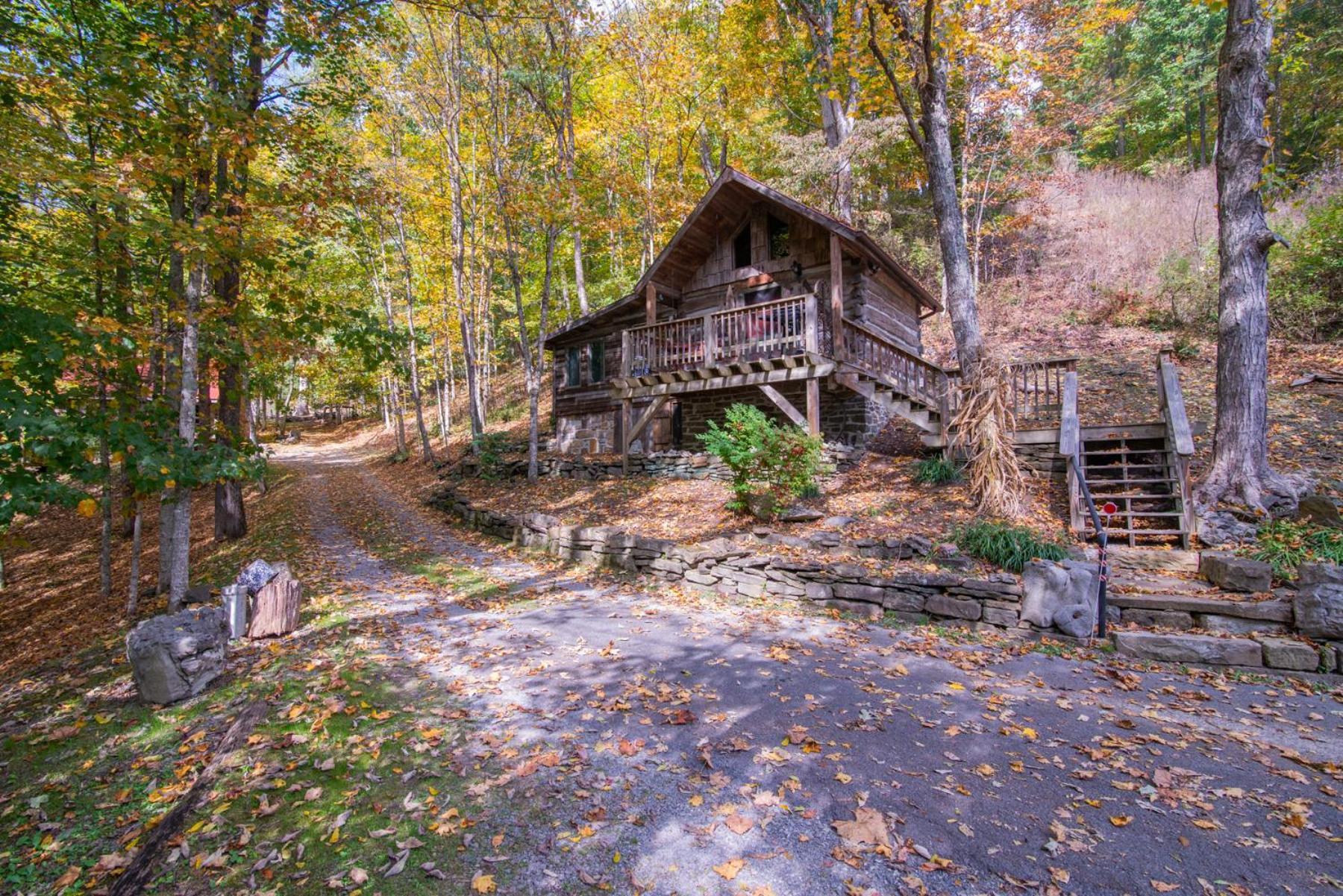 Moore House Inn & Cabins Marlinton Екстер'єр фото