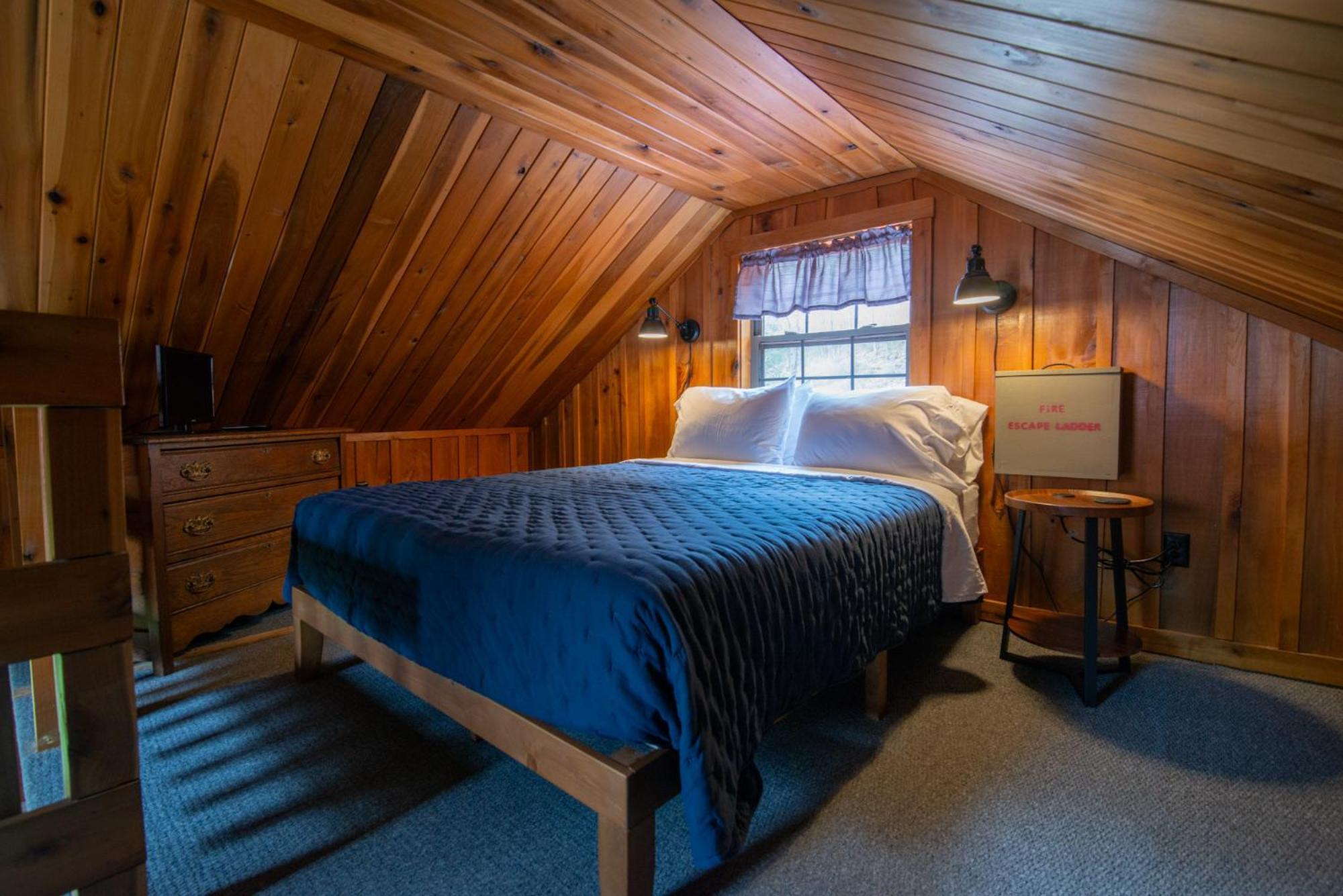 Moore House Inn & Cabins Marlinton Екстер'єр фото