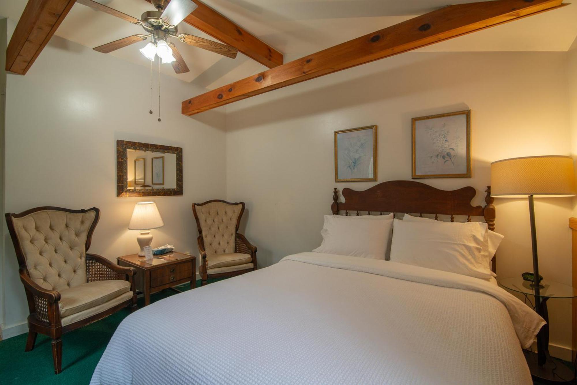 Moore House Inn & Cabins Marlinton Екстер'єр фото